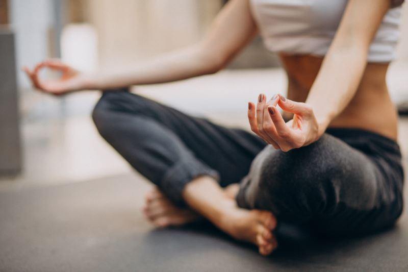 Effective yoga poses to help you sleep better - Shinysleep